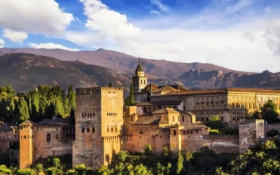 Guide to the Alhambra: Exploring Its Palaces, Gardens and Fortress